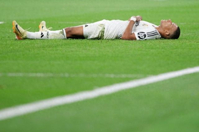 意媒：佩莱格里尼在训练中疑似肌肉受伤，若确诊将伤缺数周（意媒：佩莱格里尼训练时疑似肌肉受伤，确诊或将缺阵数周）