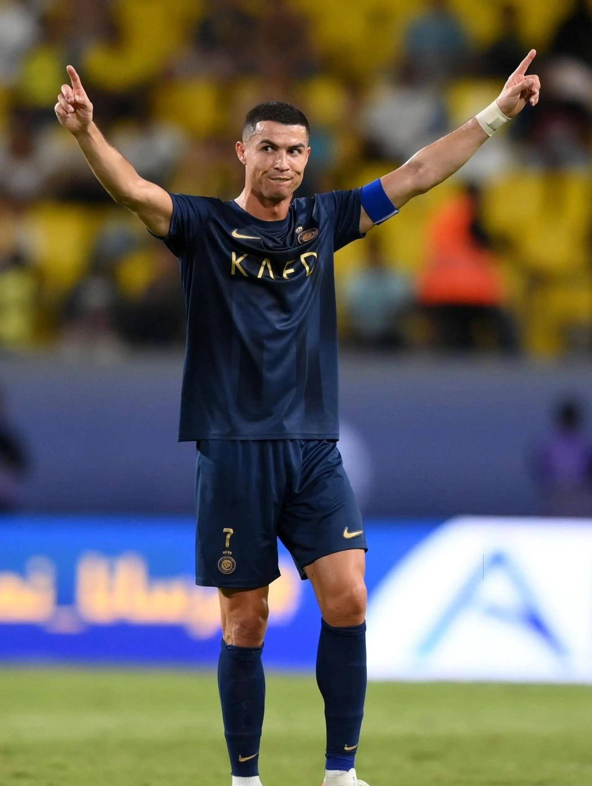 埃贝尔：我们之前收到的邮件说迪亚斯停赛一场；拜仁将上诉