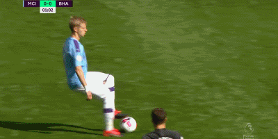 足球国足球员海外首发，发挥稳定