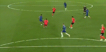 客场对贝蒂斯上半场就上演帽子戏法，费兰是西甲历史第一人