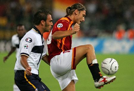 孙兴慜热刺生涯经典瞬间：斩英超金靴&普斯卡什奖、欧联圆梦