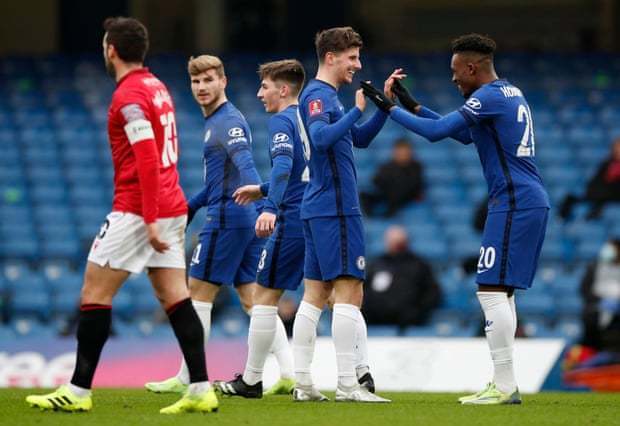 阿纳别科夫对阵奥林匹亚科斯数据：单场8扑救，多次扑出必进球